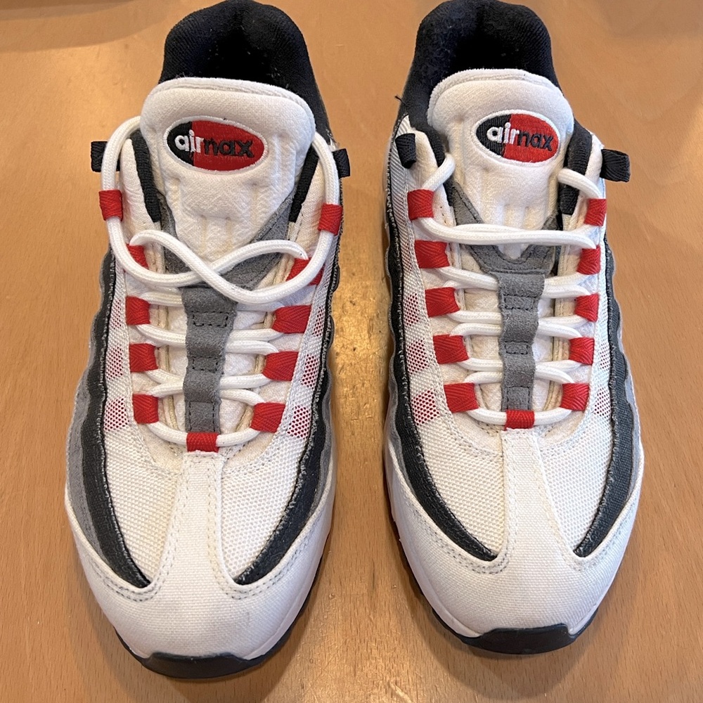 Nike Air Max 95 QS Chile Red Japan Plum Blossom Smoke Grey